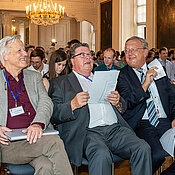 Professor Laurens Molenkamp, Bürgermeister Adolf Bauer und Ministerialdirigent Michael Mihatsch.