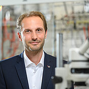 Dr. Crispin Lichtenberg nutzte die ihm gewährte Anschubfinanzierung für eine erfolgreiche Antragstellung im Heisenberg-Programm der DFG und war darüber hinaus auch bei der Einwerbung eines ERC Starting Grant erfolgreich.