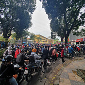 Filip erlebte als Einziger den Trubel, der bei normalem Betrieb an der HUST herrscht.