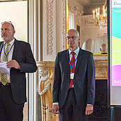 Die Clustersprecher Ralph Claessen (links) und Matthias Vojta.
