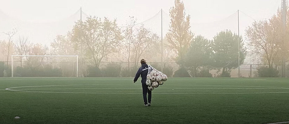 Microsoft PowerPoint - FanQ - Studie - Amateursport - Gesamt Die Sicherung des Ehrenamts sehen viele Menschen, die in Sportvereinen aktiv sind, als Herausforderung an. Das zeigt die neue Amateursport-Studie, von deren Titelseite das Foto entnommen ist.