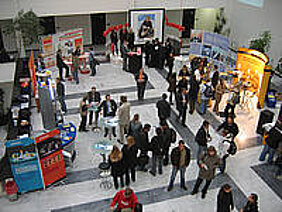 Firmenkontaktgespräch in der Sanderring-Uni - ein Bild von einer früheren Veranstaltung. Archivfoto: Aiesec