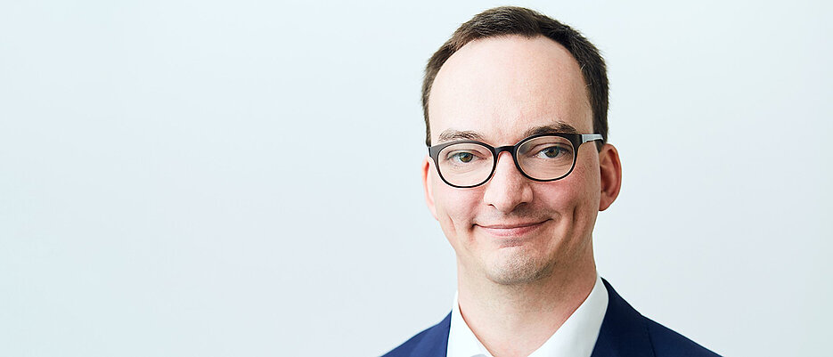 Datenschutz und Digitalisierung: Diese zwei Querschnittsthemen stehen im Zentrum von Enrico Peukers Forschung.
