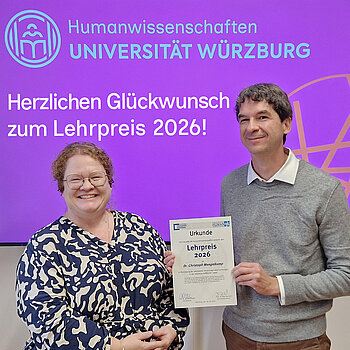 Preisträger 2026 Dr. Christoph Mengelkamp & Studiendekanin Prof. Dr. Sonja Grimm (Foto: Fakultät für Humanwissenschaften)