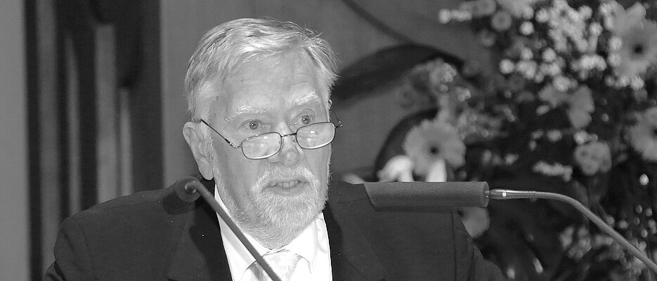 Ekhard Salje war von 2011 an Mitglied im Universitätsrat der Universität Würzburg; von 2015 bis 2019 stand er an dessen Spitze.