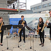 Zwischen den Ansprachen gab es Musik.