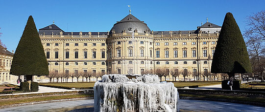 Bild des Gartens der Würzburger Residenz im Winter (Foto: Karin Breitenbach)
