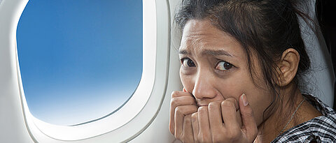 Fear in an airplane – it would be smaller if someone else was sitting next to you... 
